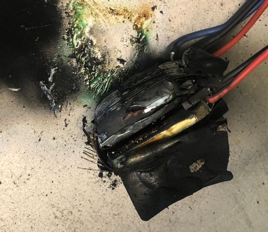 Lipo ulykke, lille 7,4 volt 250 mah batteri som er gået i brand