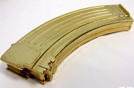 AK 47 guldfarvet modelriffel til dekoration